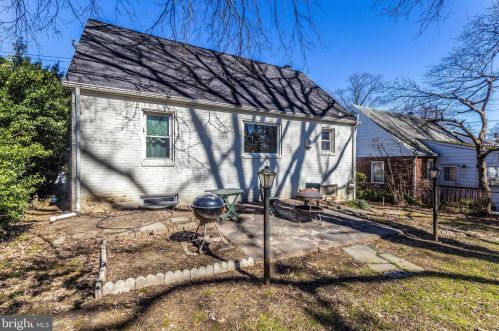 604 Forest Glen Rd, Silver Spring MD 20910-1122 exterior