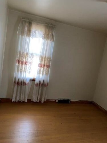 3291 36th St, Milwaukee, WI 53215-4131