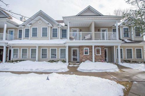 30 Della Dr, Babylon NY 11704-6240 exterior