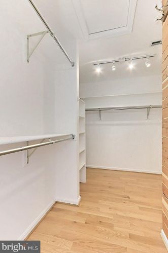 7712 Midday Ln, Alexandria VA 22306-2758 exterior