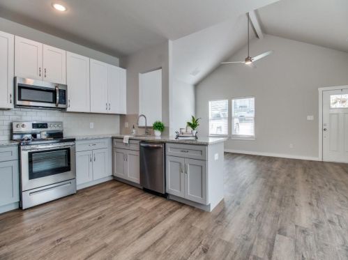 421 Elm St, Denison TX  75021-2428 exterior