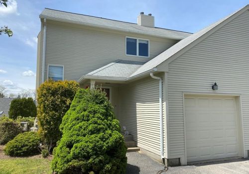 86 Nipmuc Trl, Providence, RI 02904-7757