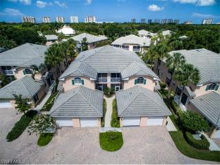 7062 Barrington Cir, Naples, FL 34108-7557