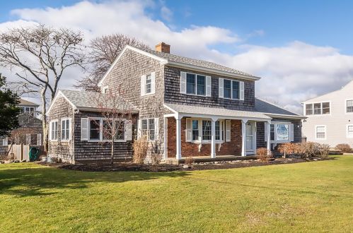 152 Atlantic Ave, Seabrook NH 03874-4828 exterior