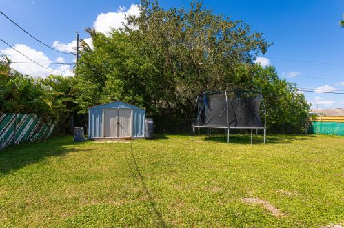 1248 Ladner St, Fort Pierce FL  34983-2571 exterior