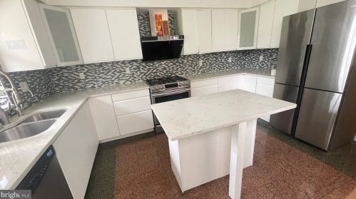 1026 Ellsworth St, Philadelphia PA 19147-4622 exterior