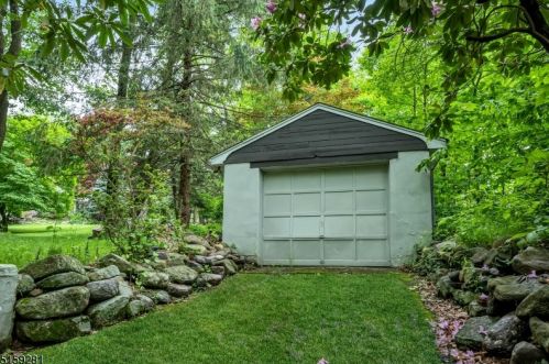 39 Jacobs Rd, Rockaway NJ 07866-4604 exterior