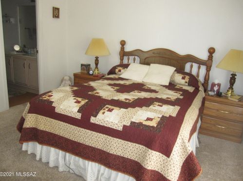 560 Riverdale Ct, Green Valley AZ 85614-3524 exterior