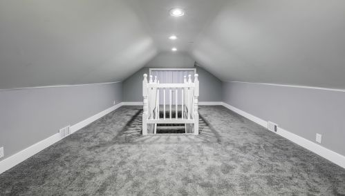 9132 Saginaw Ave, Chicago IL  60617-4150 exterior