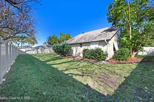 285 Northgrove Dr, Merritt Island FL 32953-7959 exterior