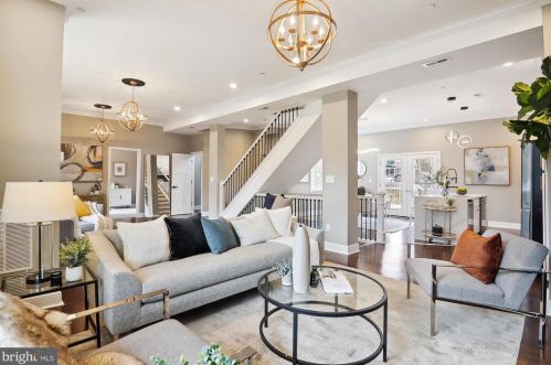 900 Prospect St, Silver Spring MD  20912-6875 exterior