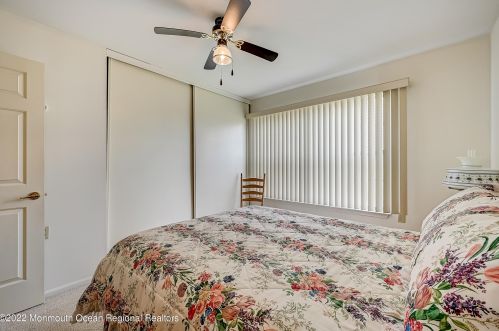 28 Greenwich Ave, Lakehurst NJ 08759-6660 exterior