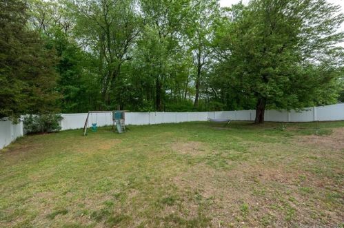 9 Pne Dr, Windsor CT 06095-3531 exterior