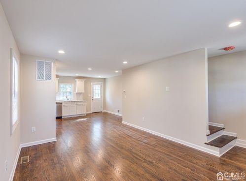 129 Amboy Ave, Metuchen NJ  08840-2552 exterior