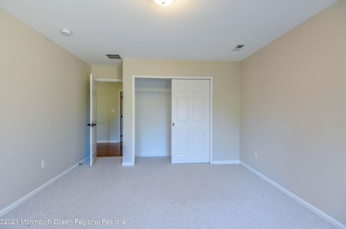 5 Markus Ct, Jackson Twp NJ  08527-2886 exterior