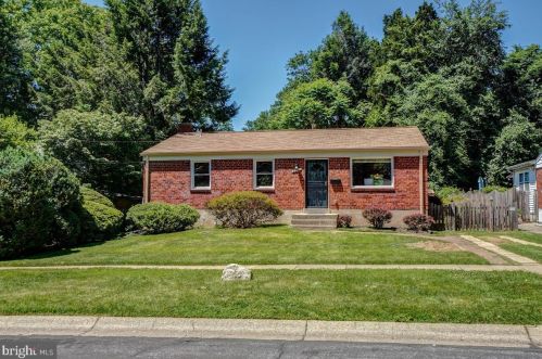 4807 Topping Rd, Rockville, MD 20852-2327