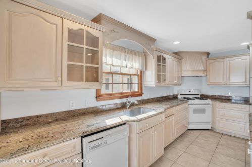 907 Ellison Ave, Point Pleasant Beach NJ 08742-2934 exterior