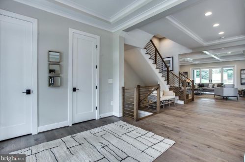 1978 Kirby Rd, Mc Lean VA 22101-5326 exterior