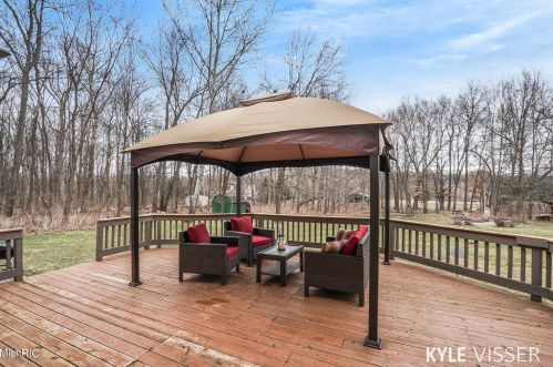 11711 Foreman St, Lowell MI 49331-9032 exterior