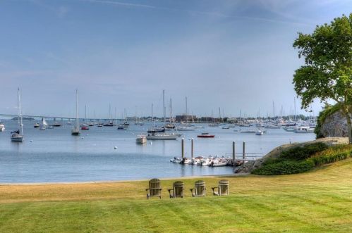 111 Harrison Ave, Middletown, RI 02840-3703