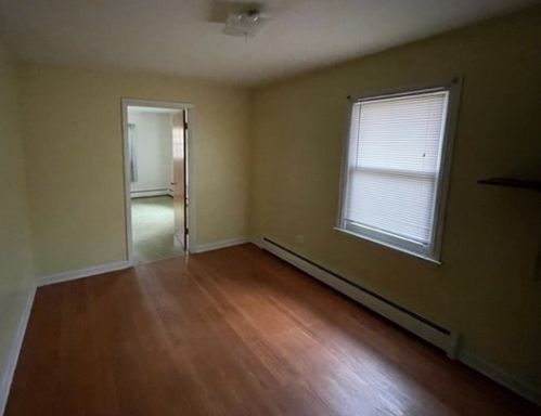 410 Burton St, Waukegan IL 60085-3514 exterior