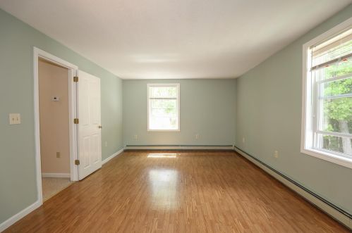 7 Whittaker Cir, Concord NH 03303-1589 exterior