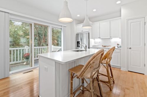 868 Highpointe Cir, Pittsburgh PA 15220-1854 exterior