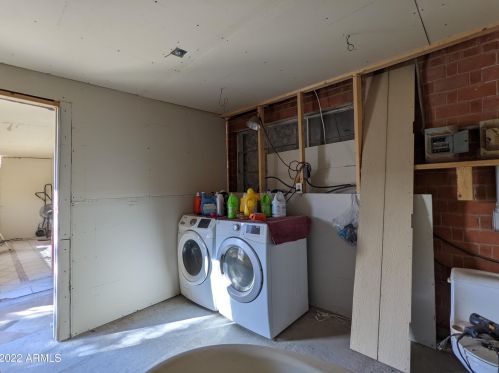 4225 Cavalier Dr, Phoenix AZ 85017-1727 exterior