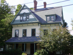 49 Grove St, Newton MA  02466-2326 exterior