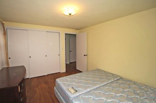 1007 Delafield Rd, Pittsburgh PA 15215-3204 exterior