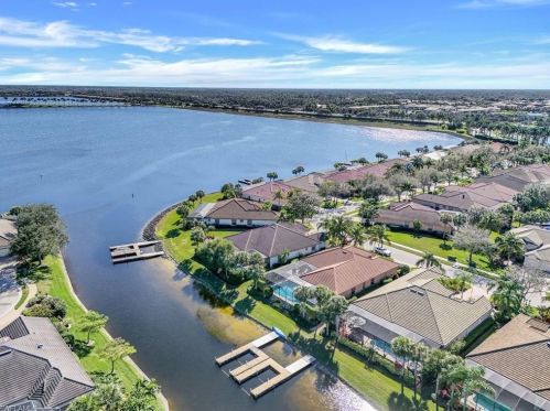 8737 Hideaway Harbor Ct, Naples FL 34120-4327 exterior