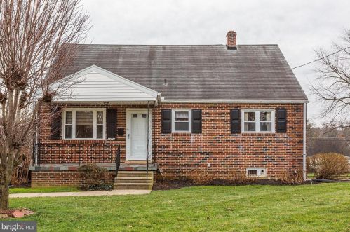 1310 Maple Ave, Lancaster PA 17603-4614 exterior