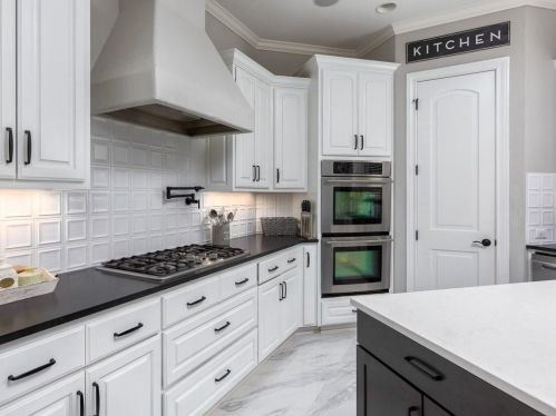 708 Champions Dr, Georgetown TX 78628-1184 exterior