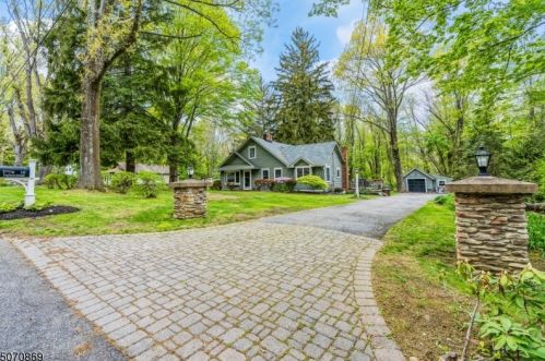 18 Church Rd, Hackettstown, NJ 07840-5634