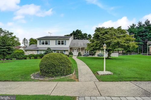 305 Coachlight Ter, Huntingdon Valley, PA 19006-3014