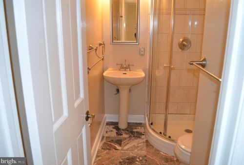 8902 16th St, Silver Spring MD 20910-2231 exterior