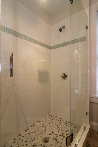 21 School St, Middletown RI 02840-3125 exterior