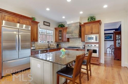 2601 Canterbury Trl, Atlanta, GA 30324-2888