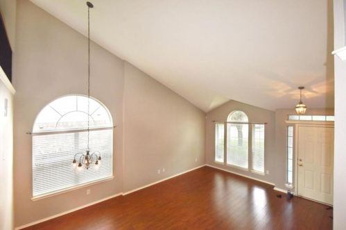 10516 Fosseway Dr, Austin TX  78717-4445 exterior