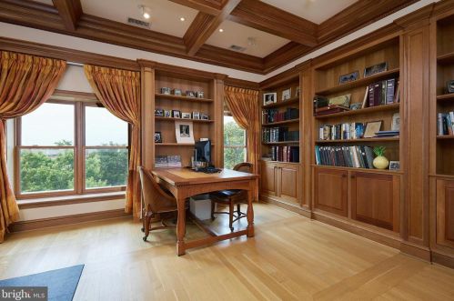 1803 Phelps Pl, Washington DC 20008-1851 exterior