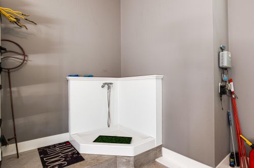 1883 Tall Pne Dr, Grand Rapids MI exterior