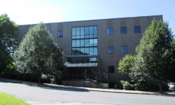 2000 Commonwealth Ave, Newton, MA 02466-2004