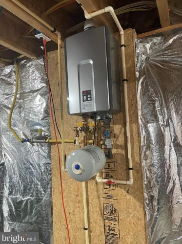 35213 Overfalls Dr, Lewes DE 19958-7001 exterior