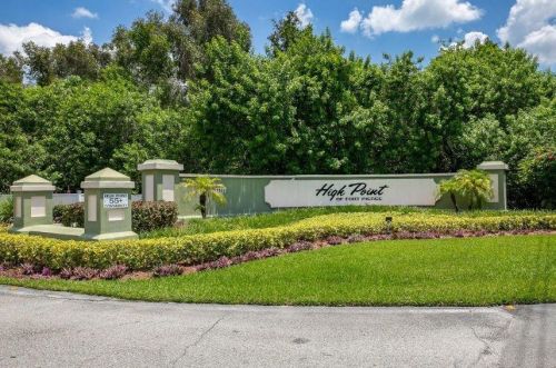 902 Savannas Point Dr, Fort Pierce, FL 34950-5105