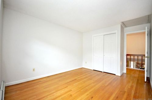 51 Lincoln Way, Windsor CT 06095-3545 exterior