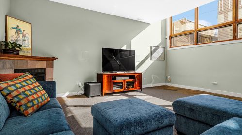 4231 Richmond St, Chicago IL 60618-2615 exterior