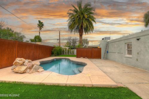 2015 8 St, Tucson AZ 85719-5515 exterior