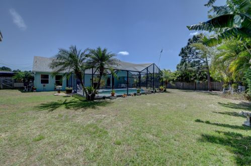 5967 Baylor Ave, Fort Pierce FL 34986-3634 exterior