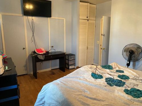 62 Chaucer Ct, Middletown NY 10941-1802 exterior