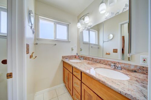 1637 Everglades Dr, Milpitas CA 95035-6612 exterior